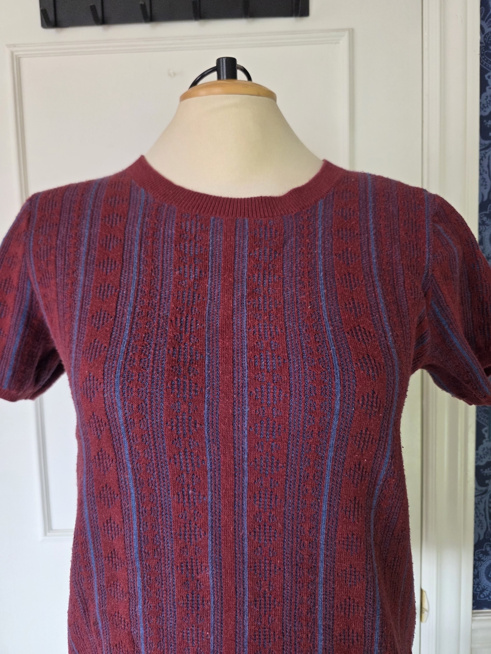 Abercrombie & Fitch Short Sleeve Striped Knit Top Size Large Burgundy Blue Retro